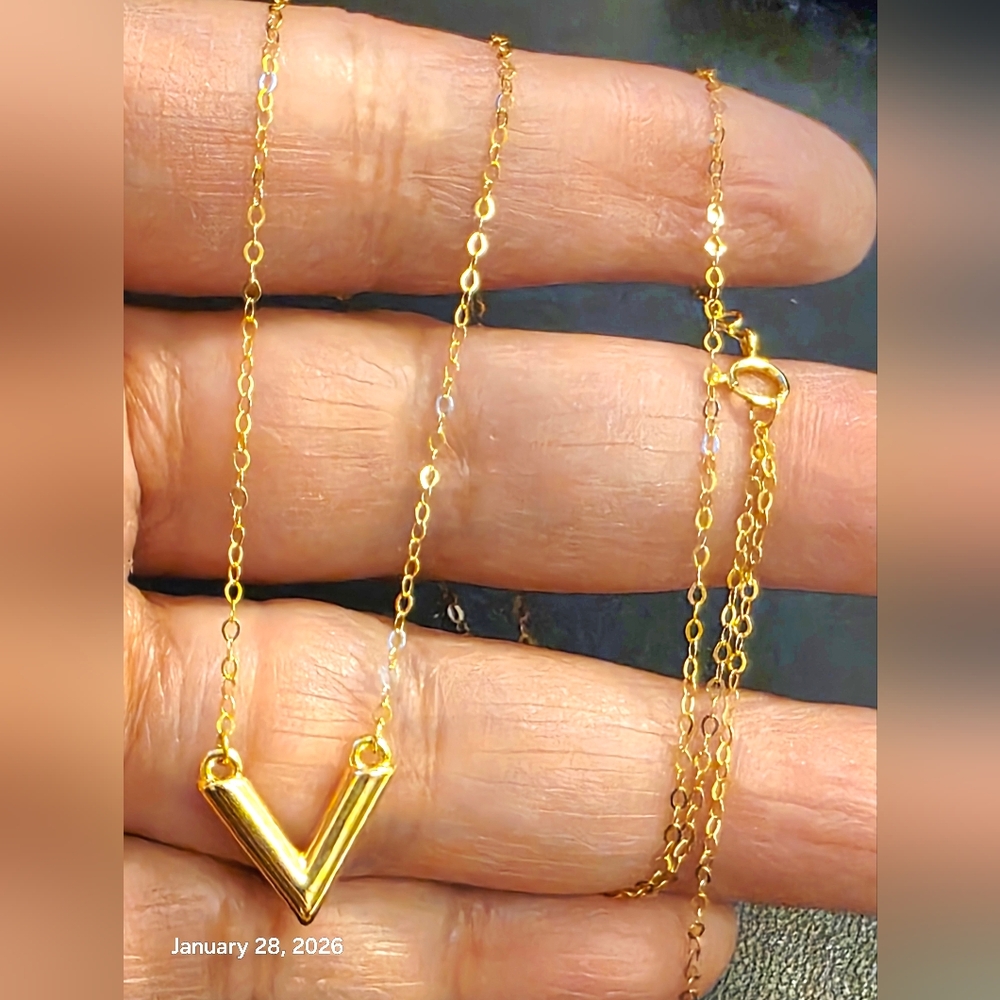 💛18k V necklace